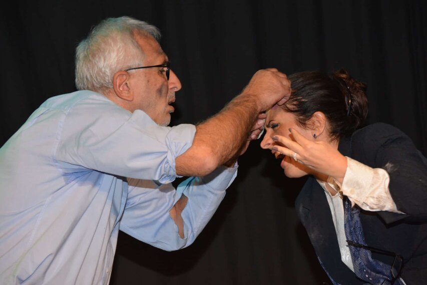 Foto di scena dello spettacolo di satira politica Animali Politici