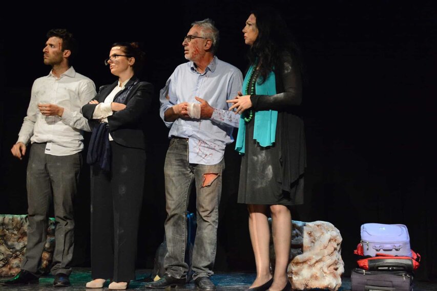 Foto di scena dello spettacolo di satira politica Animali Politici