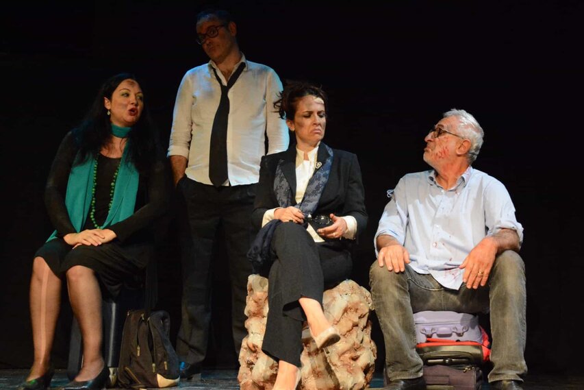 Foto di scena dello spettacolo di satira politica Animali Politici