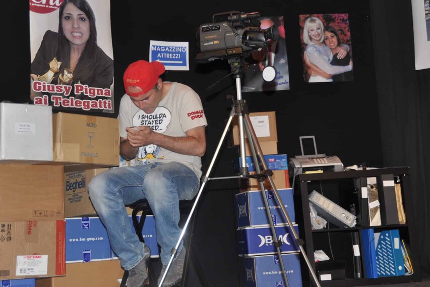 Foto di scena di Canale Zero, la più squinternata delle tv private